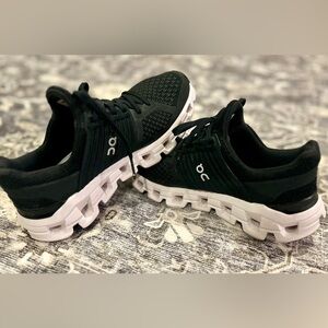 On Running Cloudswift Sneakers – Women’s Size 6 – Black/Rock